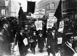 Marchers from Lawrence, MA in 1912