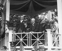 Gompers (center) with President Woodrow Wilson (left) and US Secretary of Labor William Bauchop Wilson (right) at a Labor Day Rally