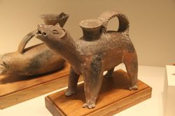 Neolithic dog-shaped pottery gui, Dawenkou Culture, Shandong