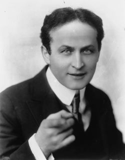 Picture of famous magician Harry Houdini.