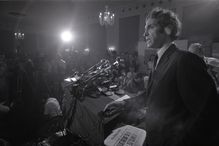 Photograph of Daniel Ellsberg at 1971 press conference.