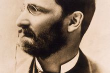 Profile portrait of Joseph Pulitzer