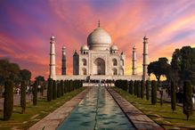 Sunrise at Taj Mahal, Agra.