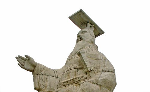 Modern statue of Qin Shi Huang