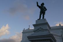 A statue of Ponce de León