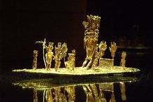 A gold Muisca raft