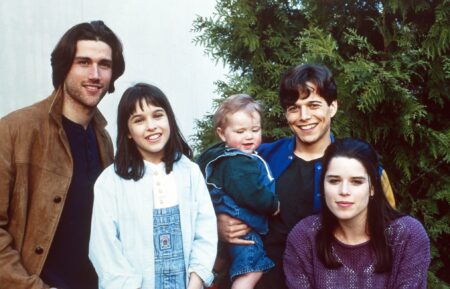 Matthew Fox, Lacey Chabert, Zachary Ahnert, Scott Wolf, and Neve Campbell from 'Party of Five'