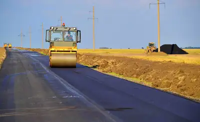 Дорожное строительство, строительство трассы, укладка асфальта